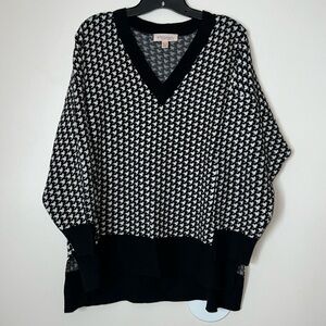 PHILOSOPHY - 2X BLACK & WHITE V-NECK CROP SLEEVE HOUNDSTOOTH SWEATER EUC